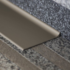 aluminiowa-listwa-podlogowa-szampan-detal-300x300