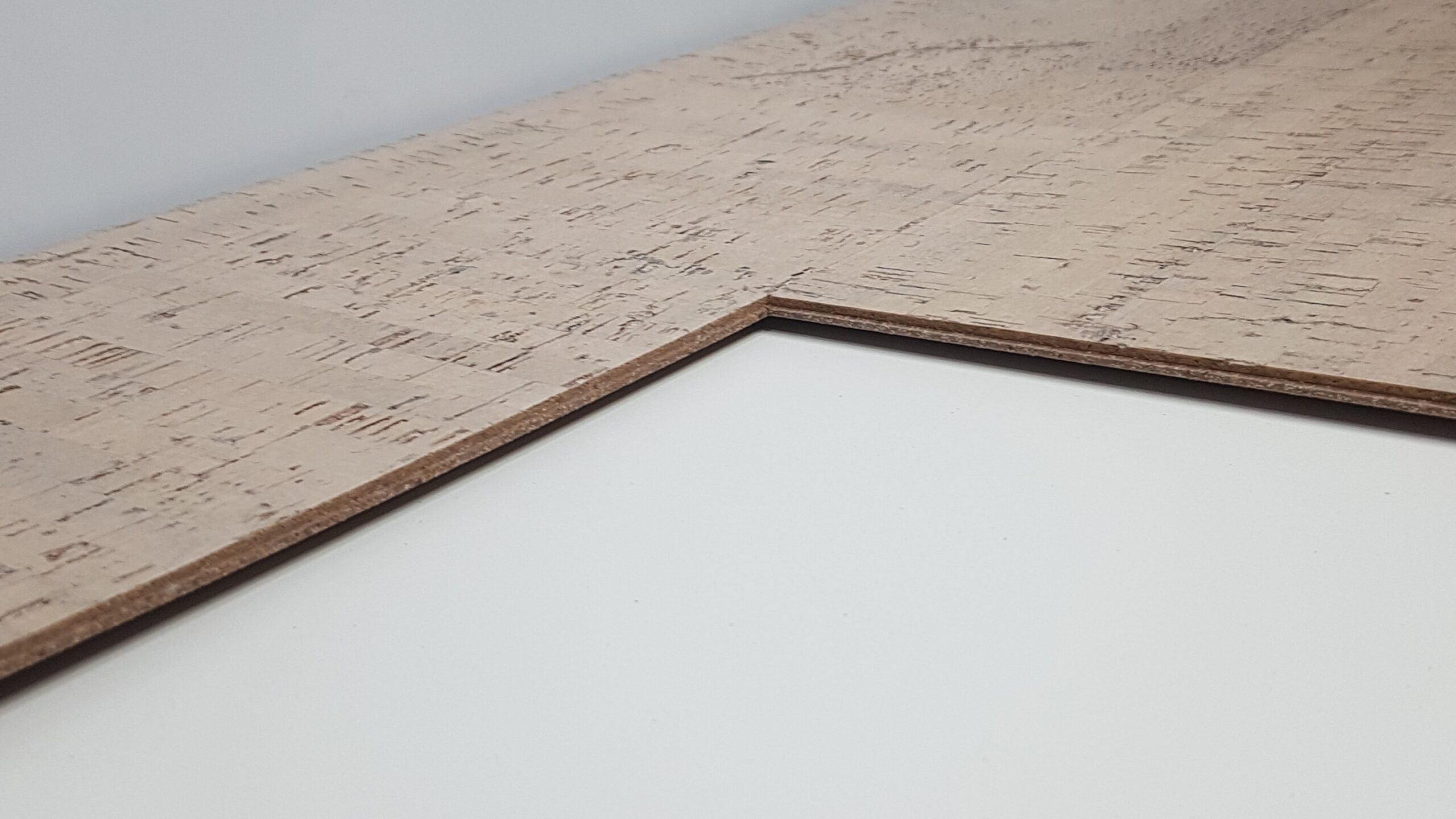 AA8K Fashionable Antique White